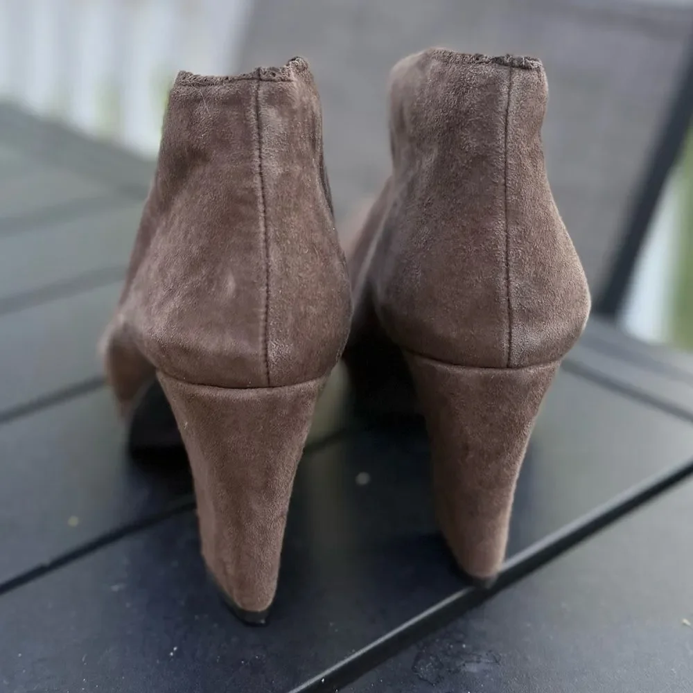 Anthropologie Earthies Brown Suede Ankle Boots Womens Size 7.5 Block Heel NEW